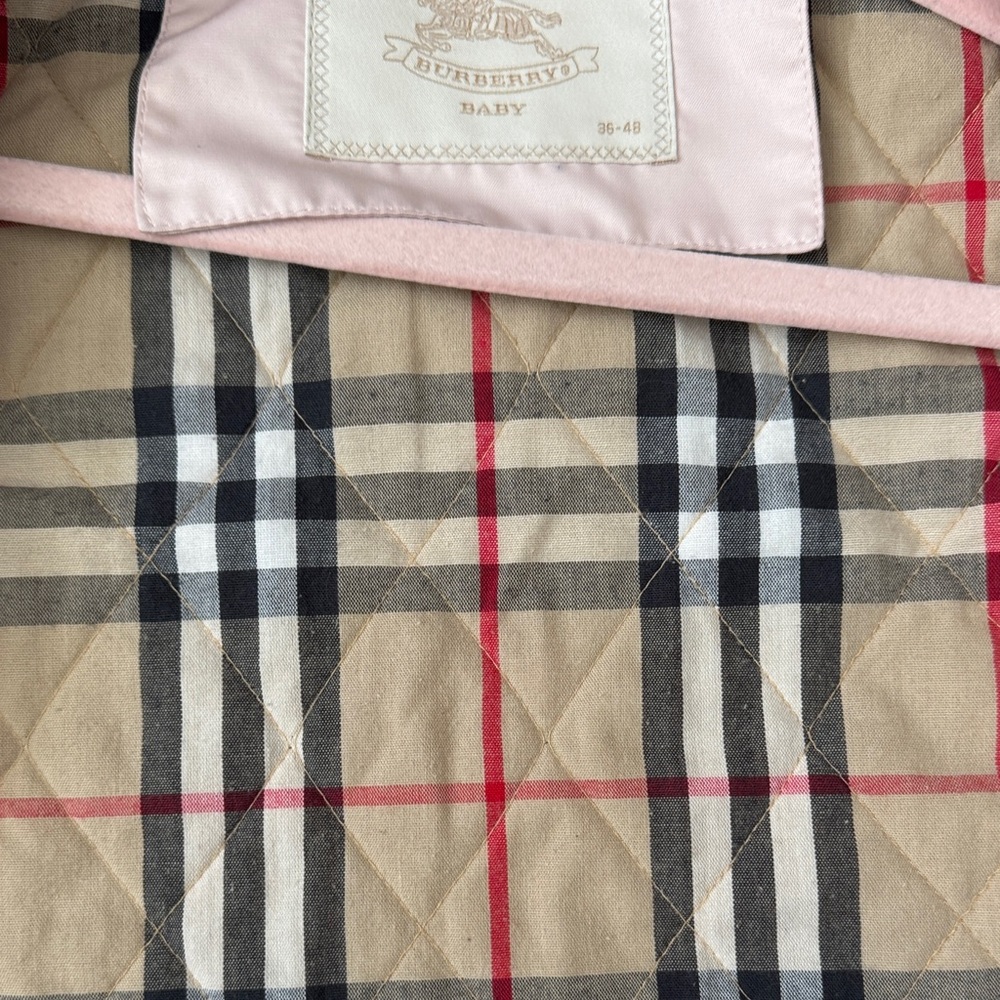 Burberry Light Pink Quilted Kids Jacket - Picture 5 of 5